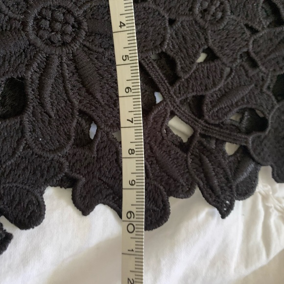 It is a nice black skirt - Picture 2 of 5